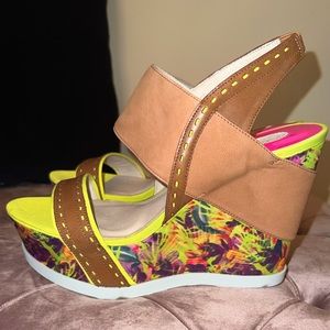 Joan & David Daidalina Wedge Sandals